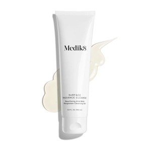 Гель для умывания с кислотами АНА, ВНА и экстрактом мангостана Medik8 Surface Radiance Cleanse