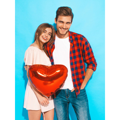 Що подарувати дівчині на день закоханих: гайд за інтересами, хобі та етапами ваших стосунків