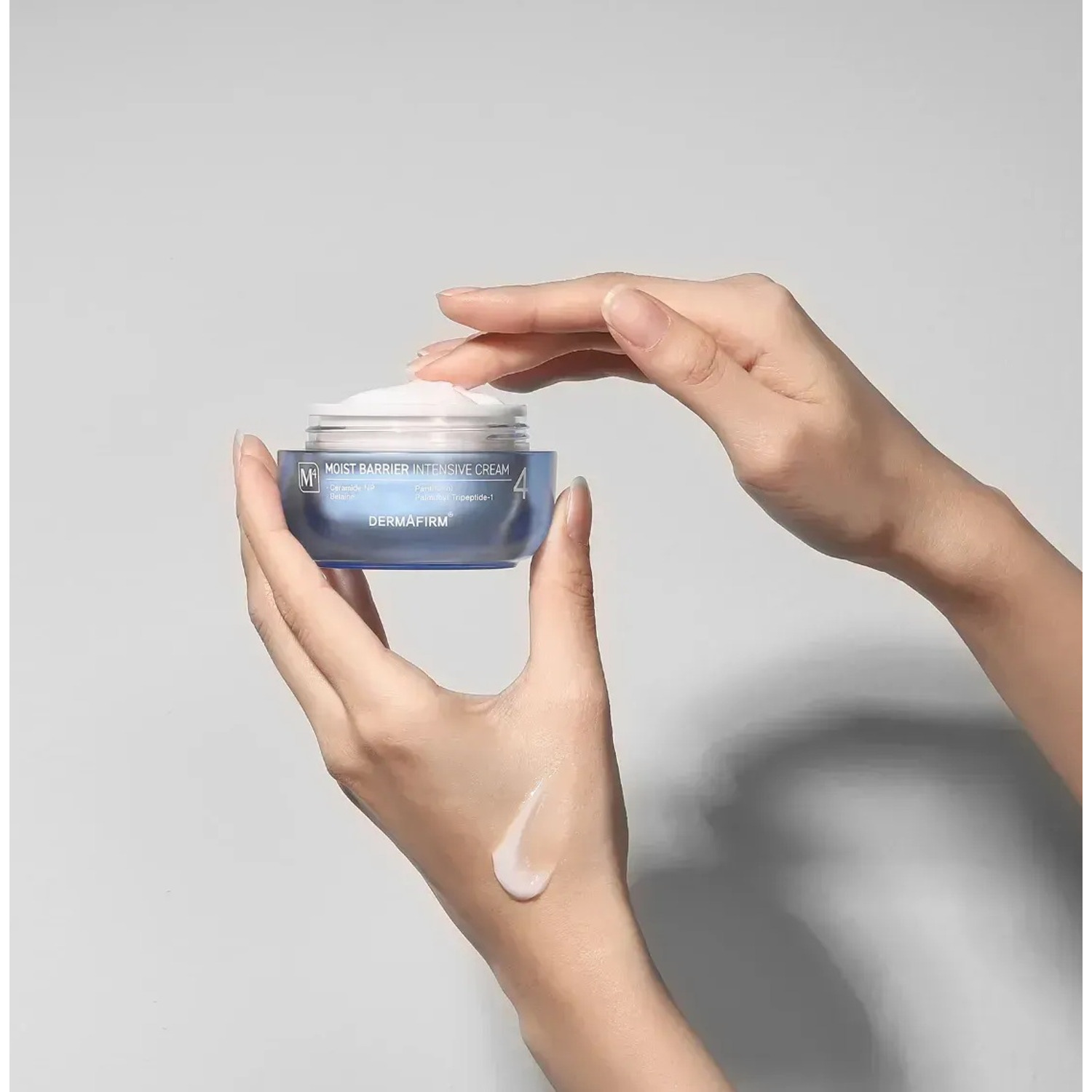 Зволожуючий крем з 6 видами гіалуронової кислоти Dermafirm Moist Barrier Intensive Cream