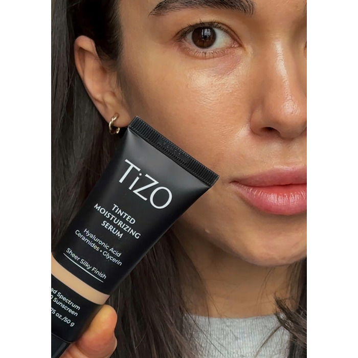 Тонуюча сироватка TiZO Tinted Moisturizing Serum spf30 LIGHT
