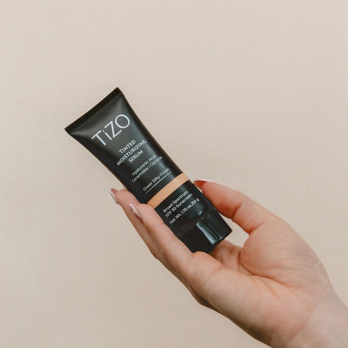 Тонуюча сироватка TiZO Tinted Moisturizing Serum spf30 Medium