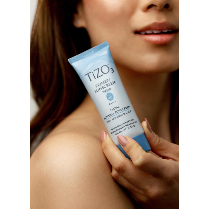 Сонцезахисний крем-праймер TiZO3 Sunscreen Tinted SPF 40 PA+++