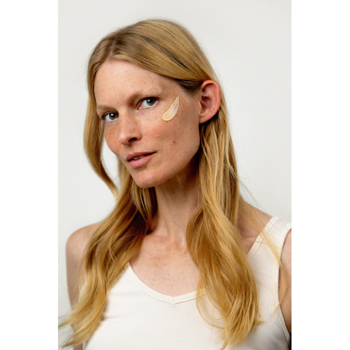 Мінеральний сонцезахисний крем з відтінком TiZO Mineral Sun Defense Tinted SPF 50