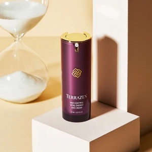 Омолоджуючий крем навколо чоей проти зморшок TERRAZEN Age Control Vital Energy Eye Cream