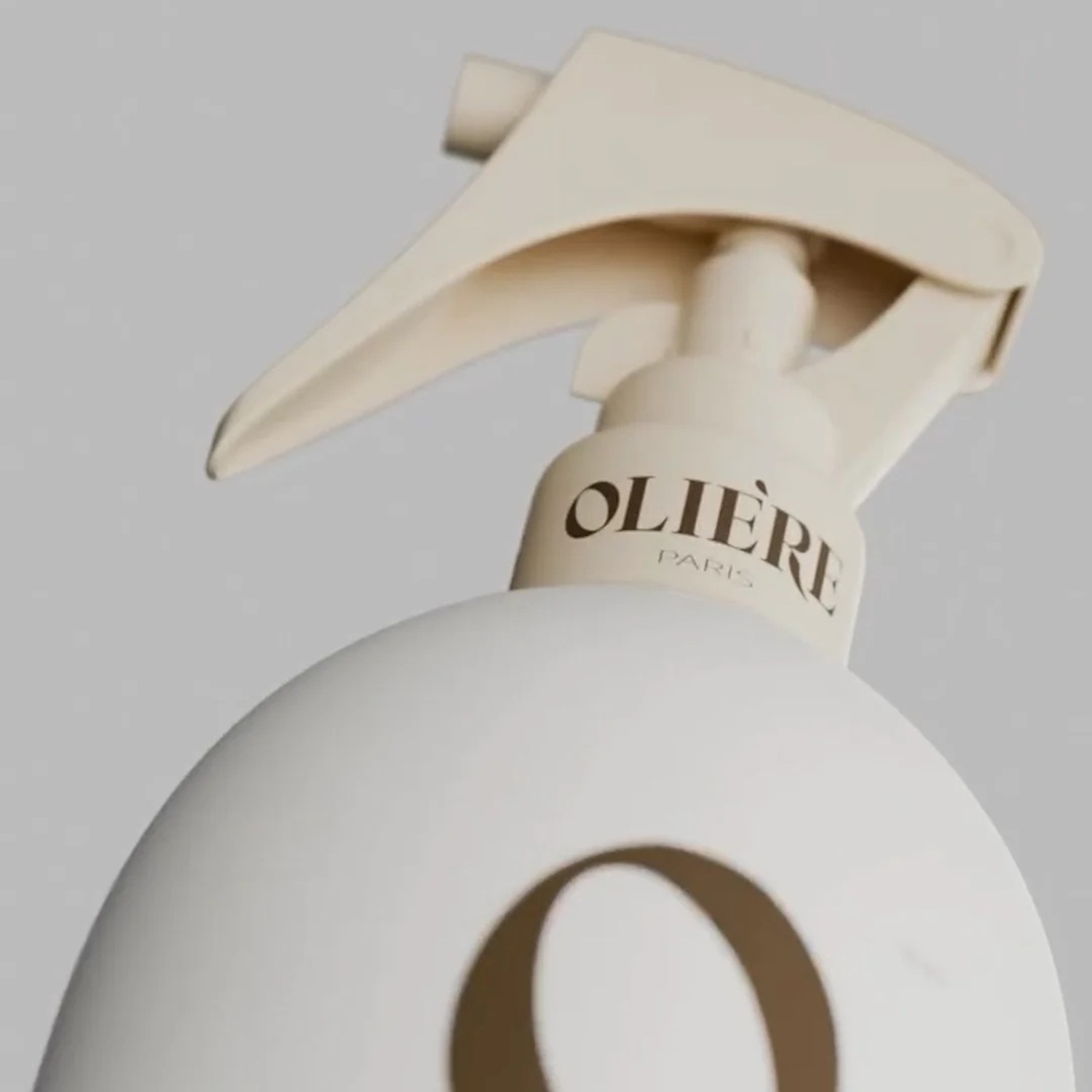 Незмивний спрей-маска з термозахисною дією для фарбованого волосся OLIE'RE PARIS Color E'Clat