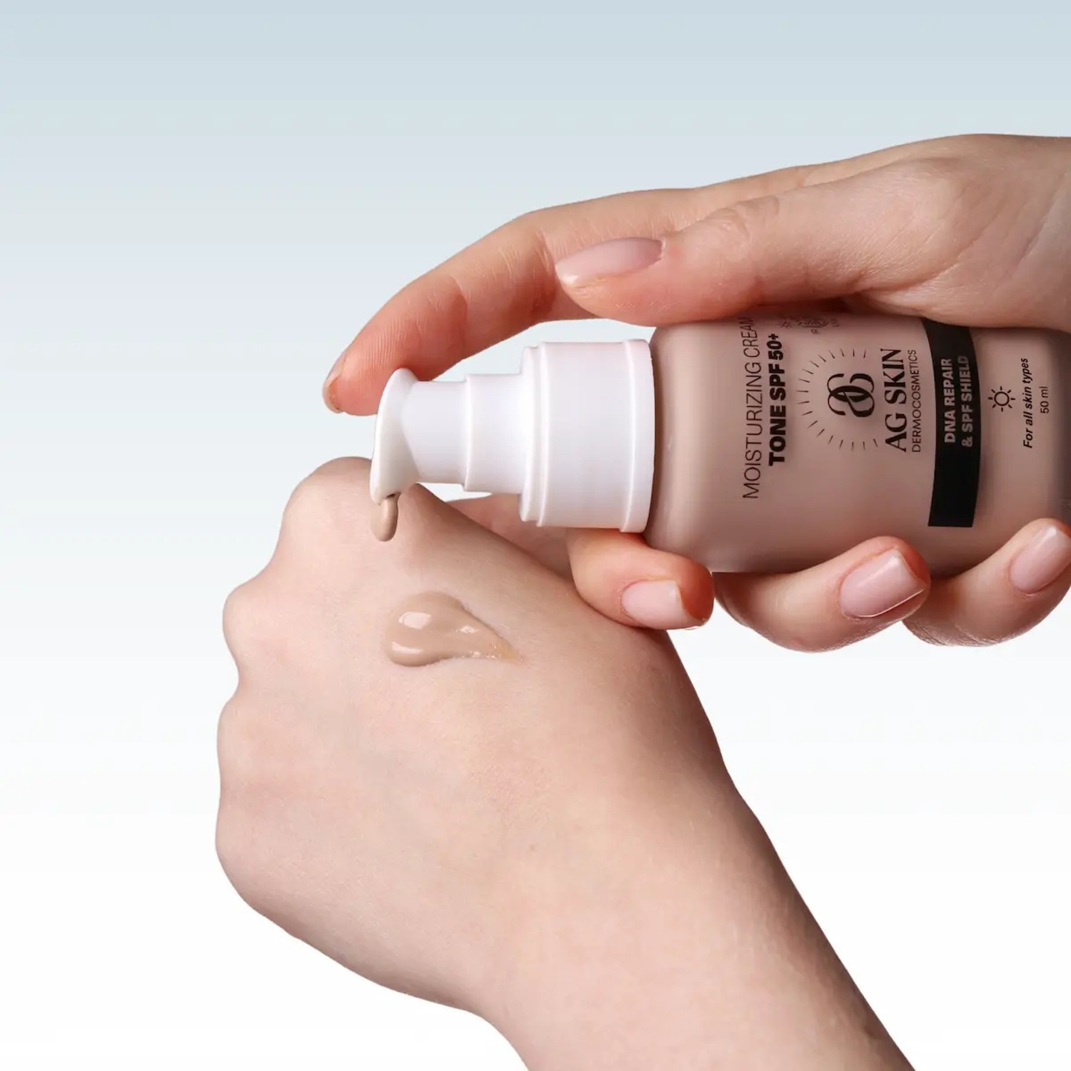Зволожуючий сонцезахисний крем з тоном SPF 50+ Тон №1 AG SKIN Moisturising Cream